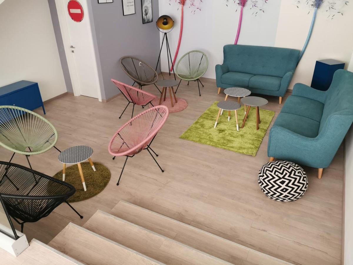 Dandelion Hostel *