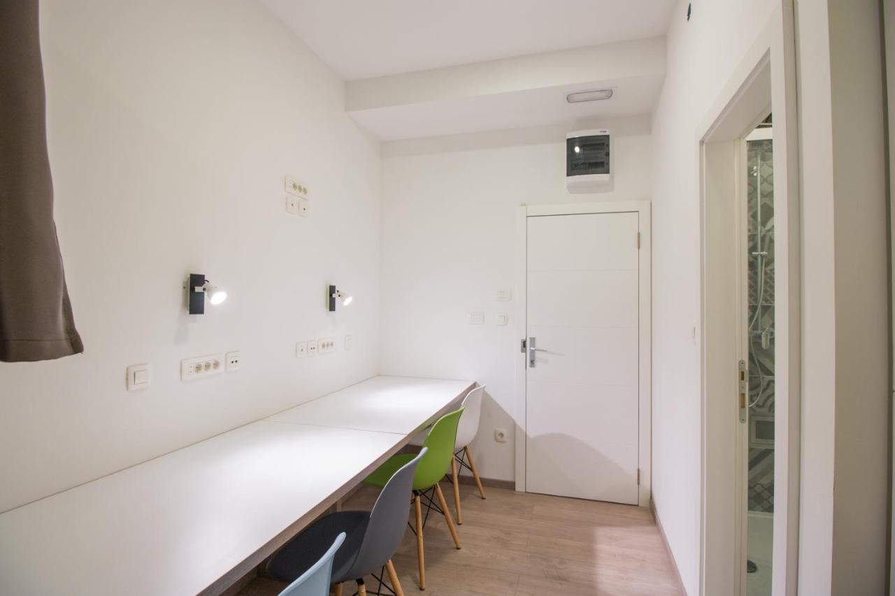 Dandelion Hostel *