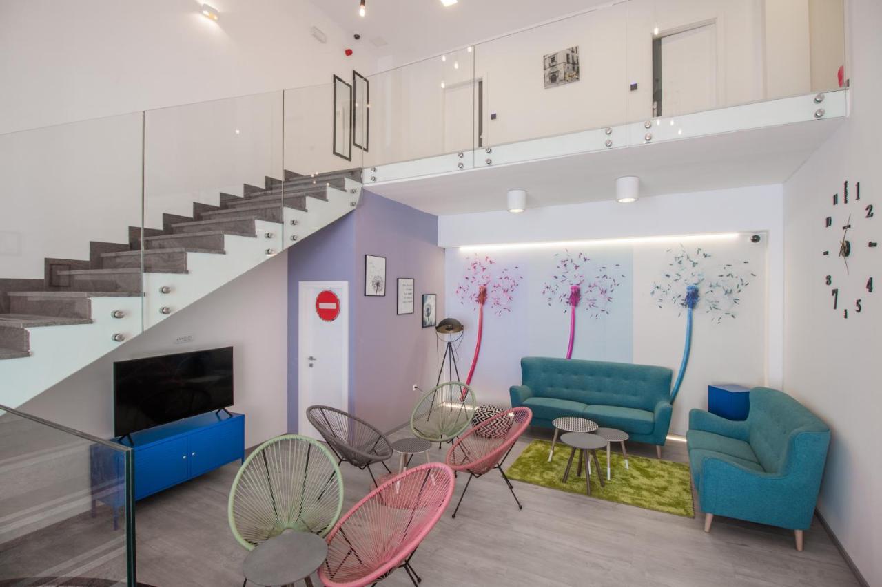 Dandelion Hostel *